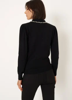 Maglia Mafalda con perle al collo