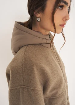 Piumino Paiper corto con cappuccio