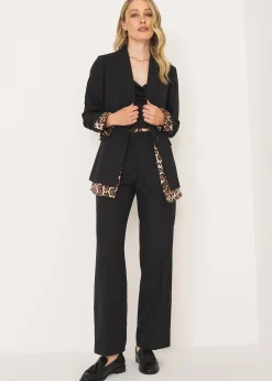 Tailleur Maculato con Pantalone a Gamba Larga