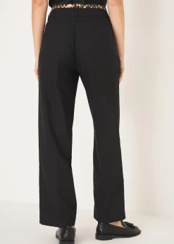Tailleur Maculato con Pantalone a Gamba Larga